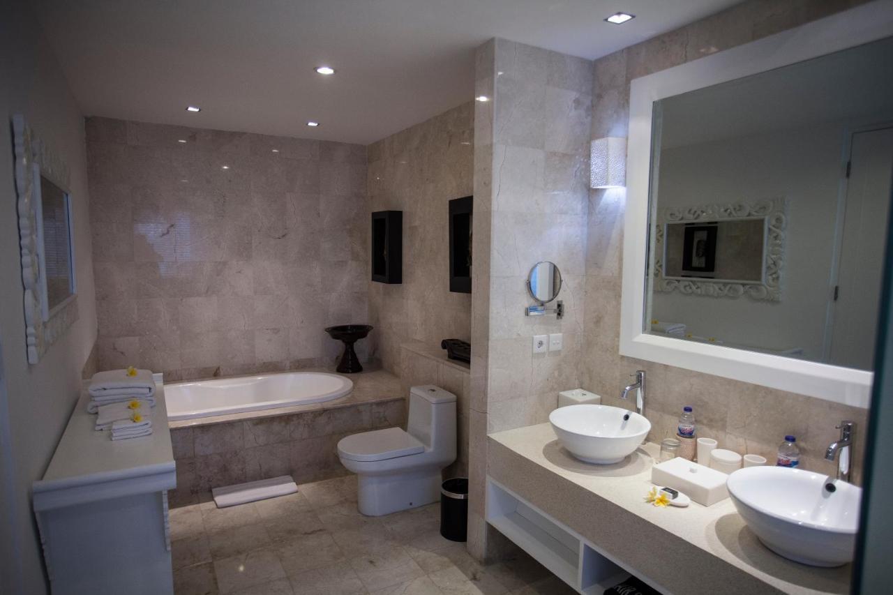 Lakshmi Luxury Villas, Walk To The Beach And Seminyak Shopping Exteriör bild